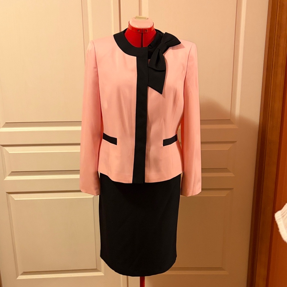 Le Suit Blush and Black Women's Ensemble